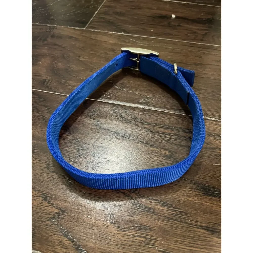 Unknown blue collar